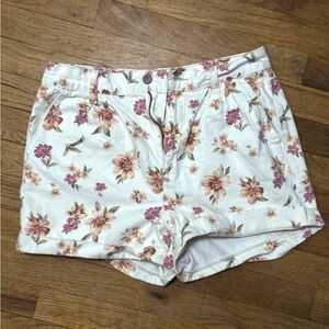 American Eagle Outfitters Floral Mom Shorts - Cream and Pink